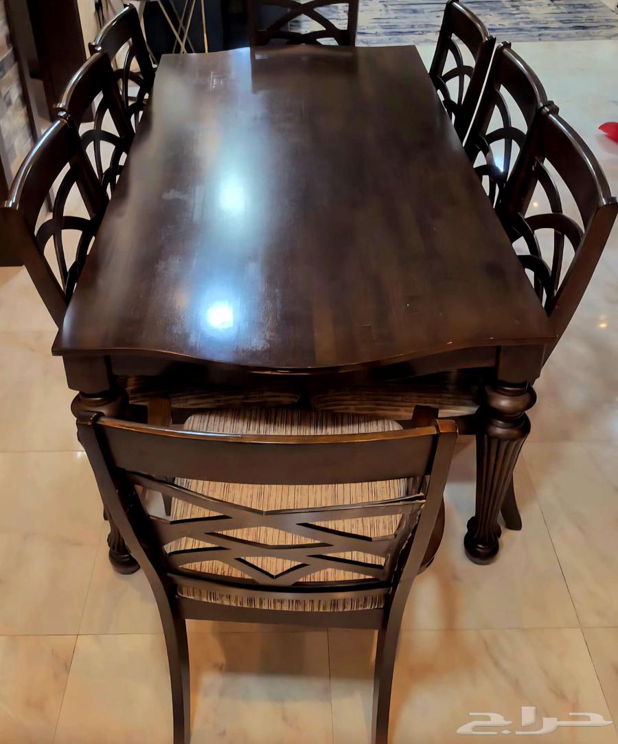 للبيع طاولة طعام كبيرة ل 8 أشخاص64373078296705111