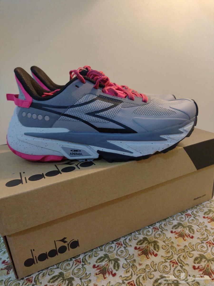 شوز ديادورا الإيطالي نسائي مقاس 39 أصلي جديد64376796254593111