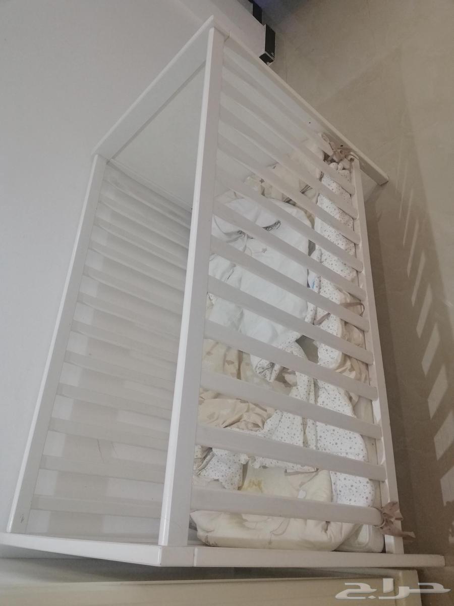 سرير أطفال بحالة ممتازة64373949945985112