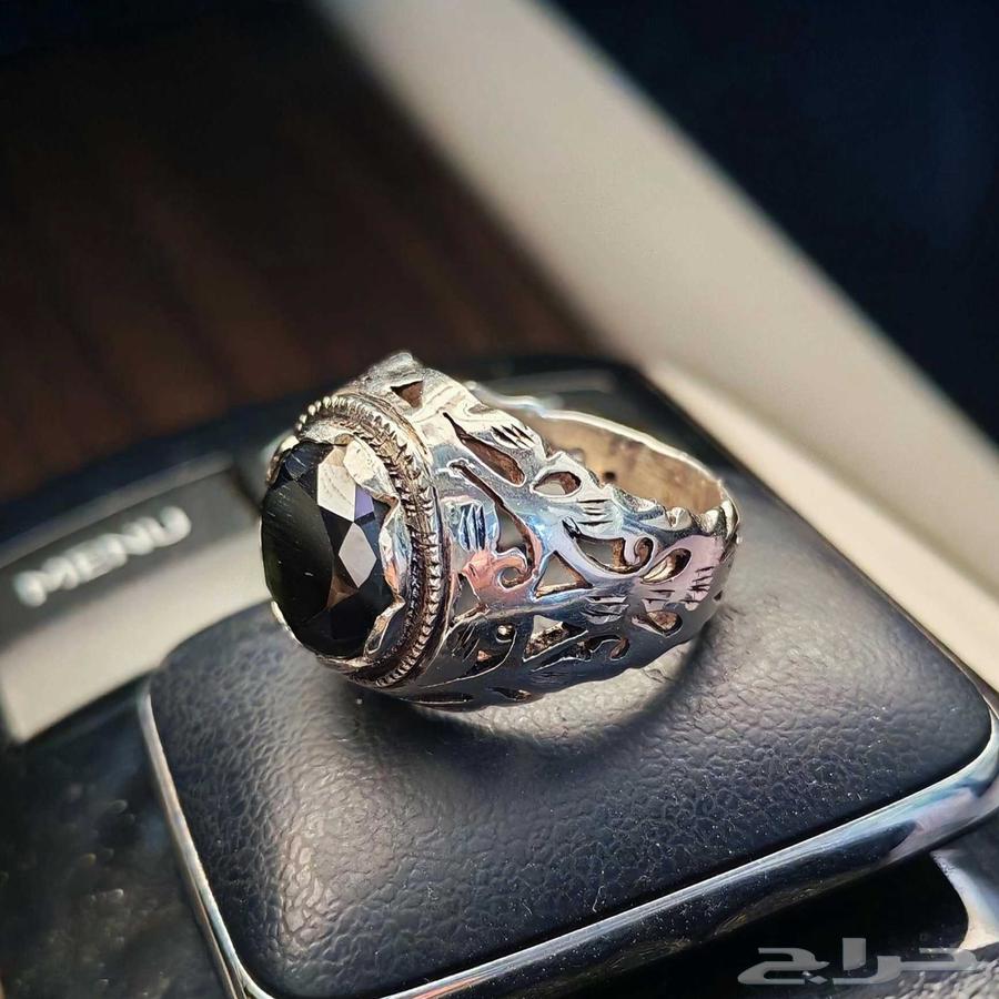 للبيع خاتم بحجر موزنايت اسود64364654716162111