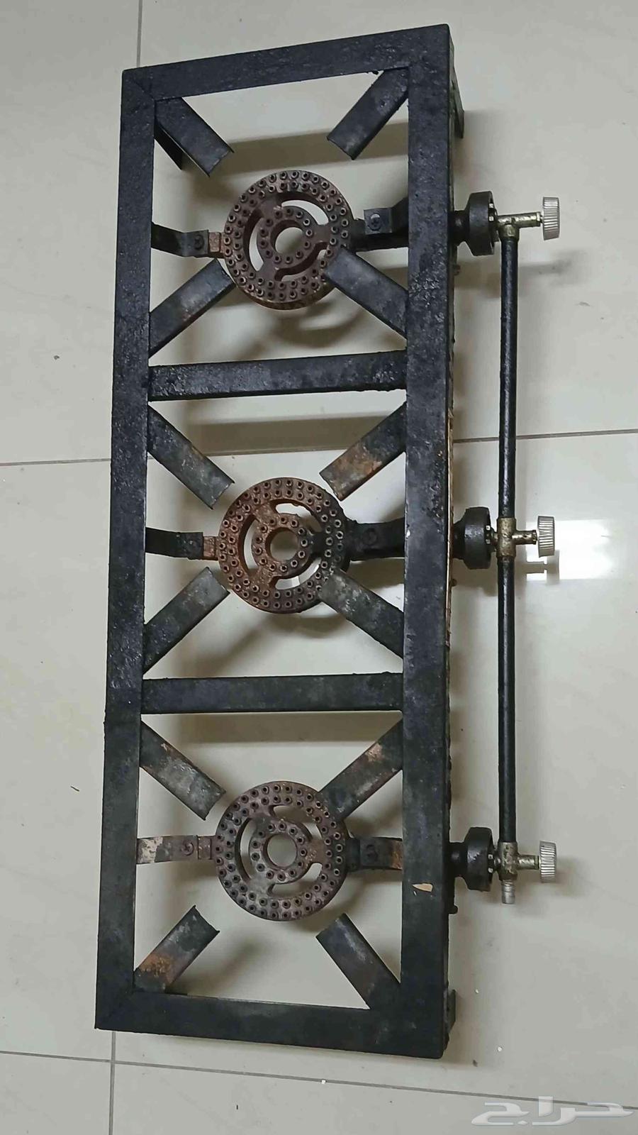 موقد 3 شعلة بحالة جيدة مطلوب 60 ريال64367420456323110