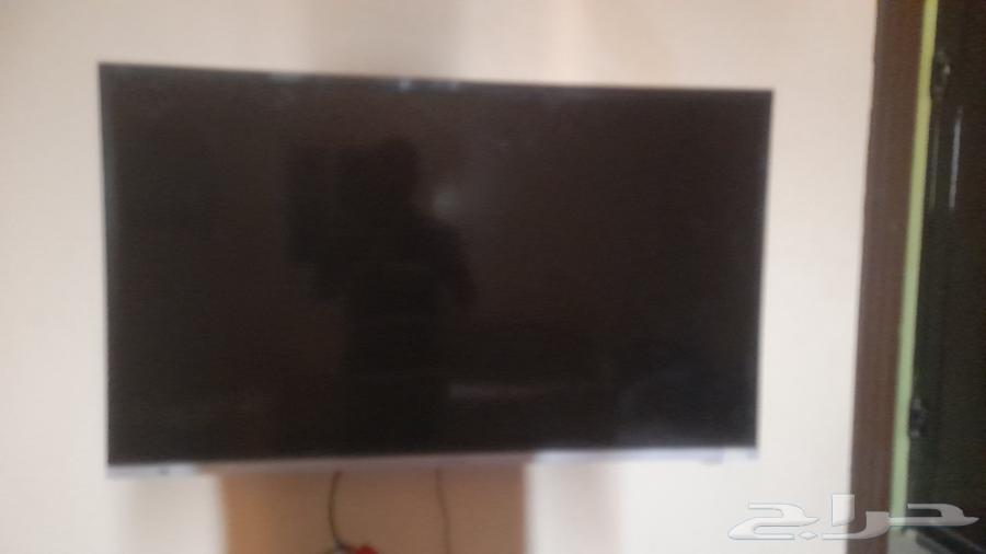 شاشه عاديه 42 بوصه بحاله ممتازه64370727261825110