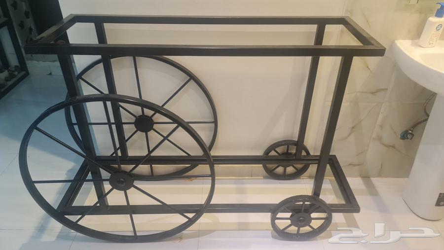 Iron decoration detail using a spring64366790588803110