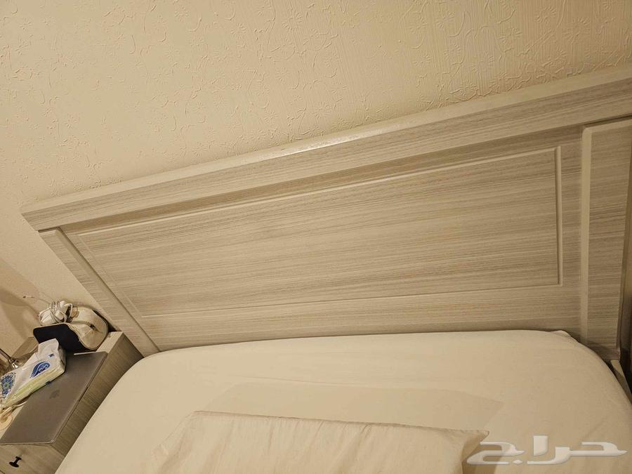 سرير نظيف مقاس 140 190 مع مرتبة نظيفة جدا64375916933249110