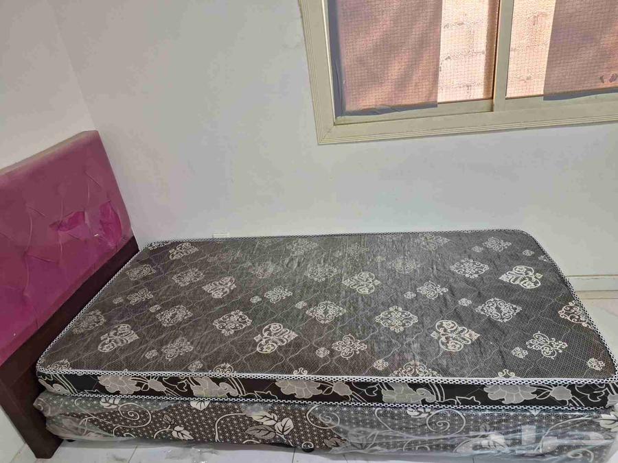 Single bed in excellent condition64373507272707110