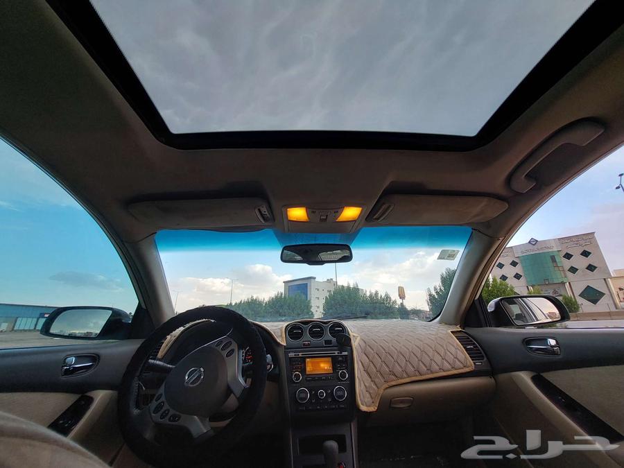 For sale: Fully loaded Nissan 2010, model year 2010, category64519342205954111