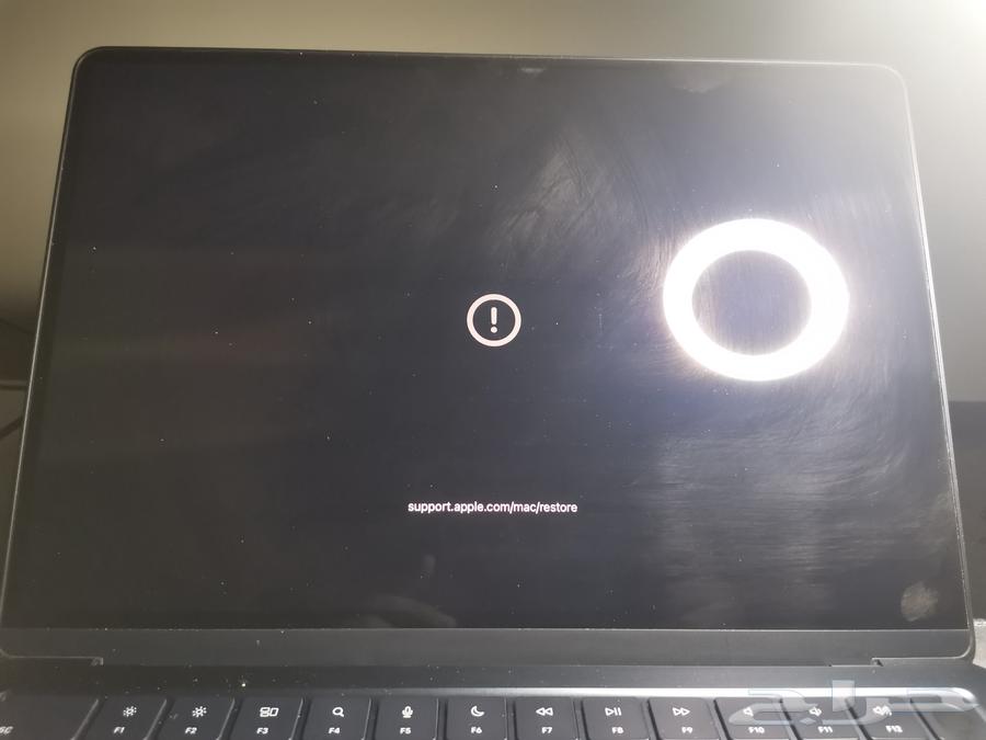 ماك بوك اير M2 ( يحتاج انعاش )64374408243459110