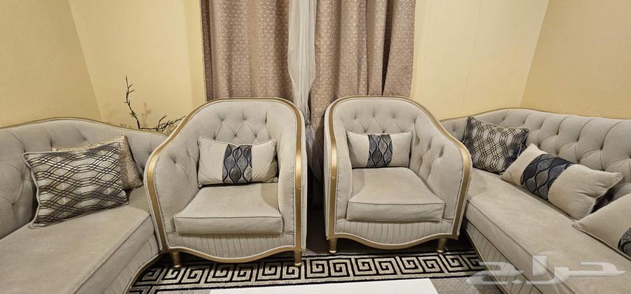 كنبة 12 مقعد بحالة ممتازة64369024922371111