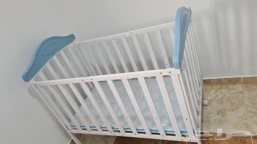 سرير اطفال شبه جديد64370453447810112