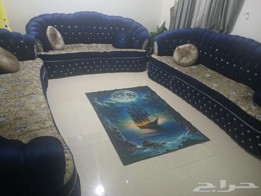 The sofa is in good condition. Just needs sponge replacement.64372141434114110