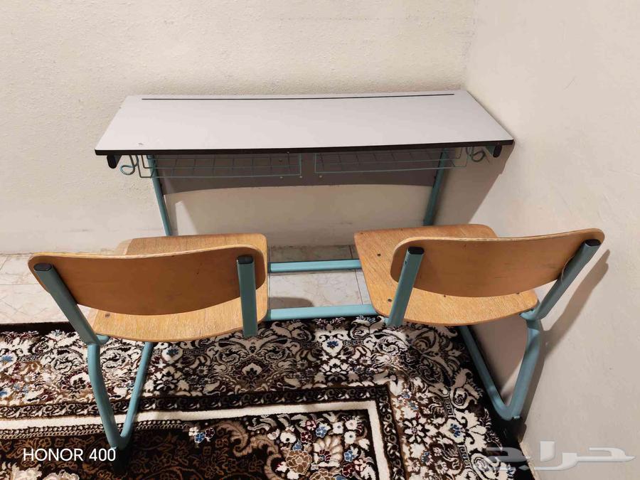 طاوله مدرسيه64369630526466112