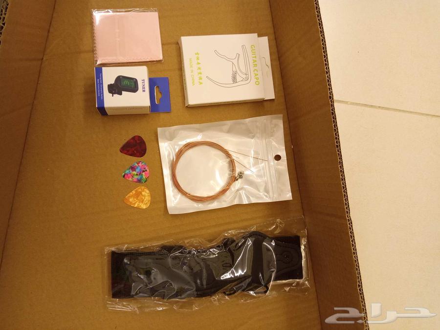 غيتار 38 انش جديد مع أكسسوارات للبيع في جدة64371540809090111