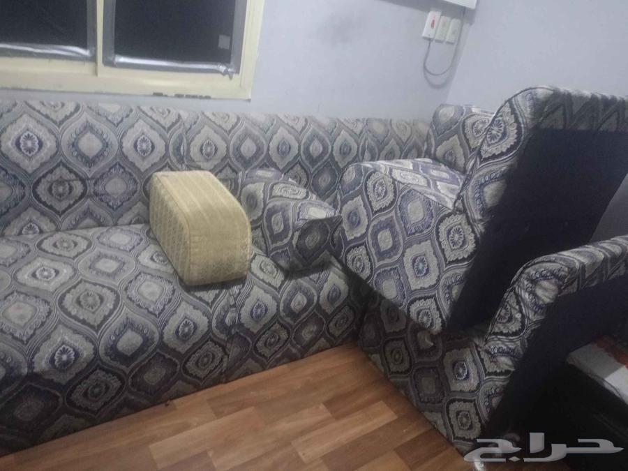 A set consisting of 5 chairs and a table for sale64375200721409112