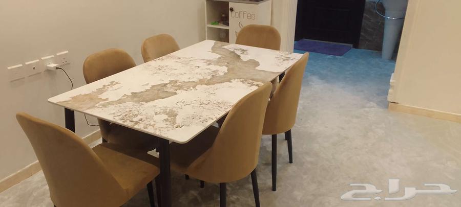 Dining table64370131612289110