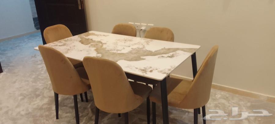 Dining table64370131612289111