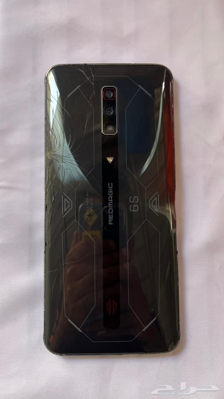 Red Magic 6s Pro 16GB RAM base 256GB with slight scratch on the back64371861886978111