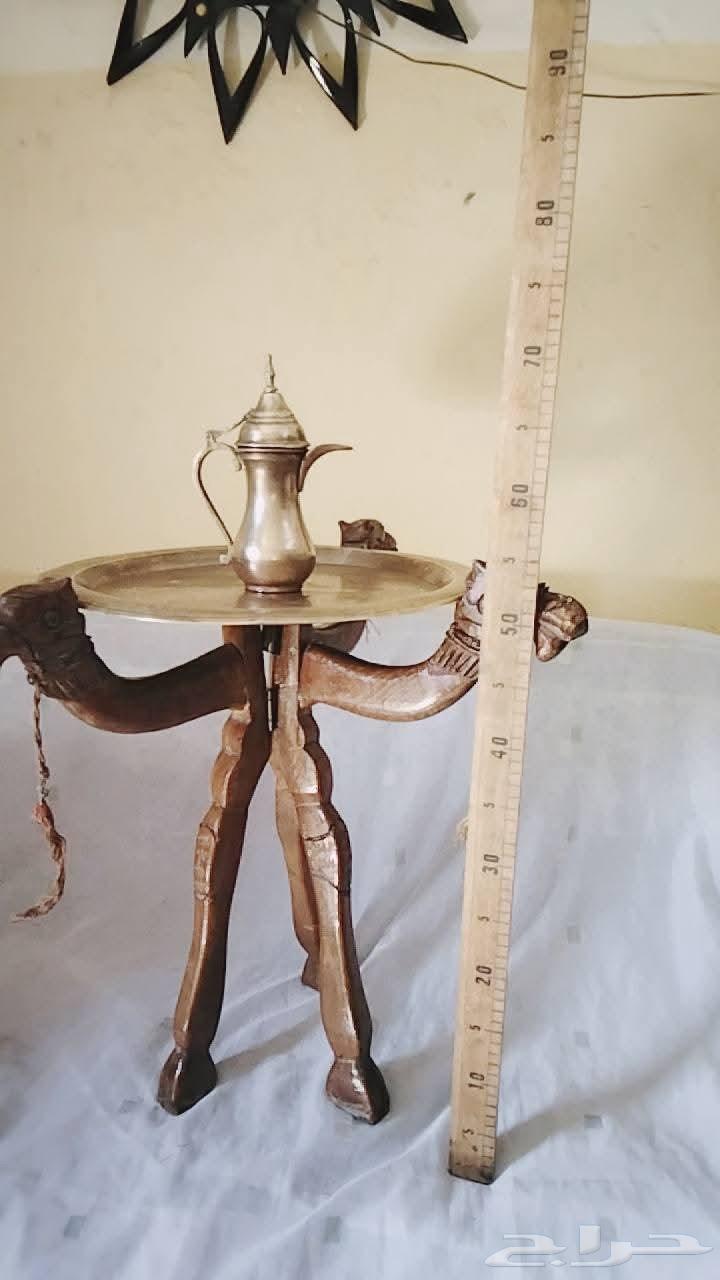 Camel-shaped table for display only64375678595075110