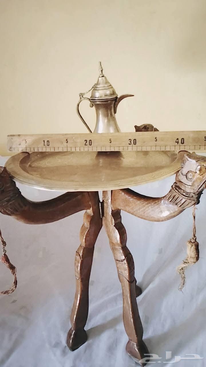 Camel-shaped table for display only64375678595075111