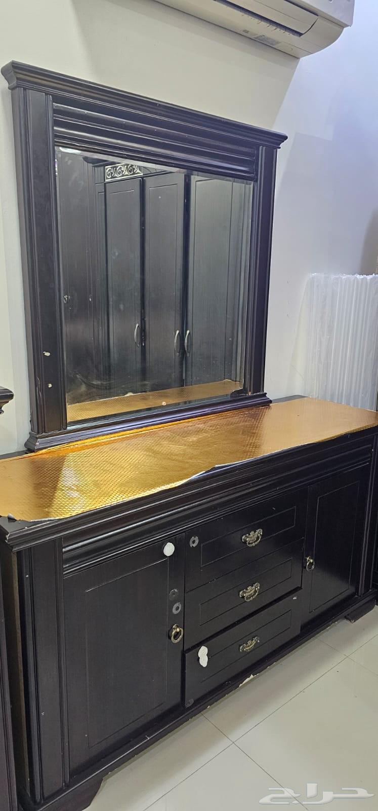 غرفة نوم بحالة جيدة للبيع64375798349827111