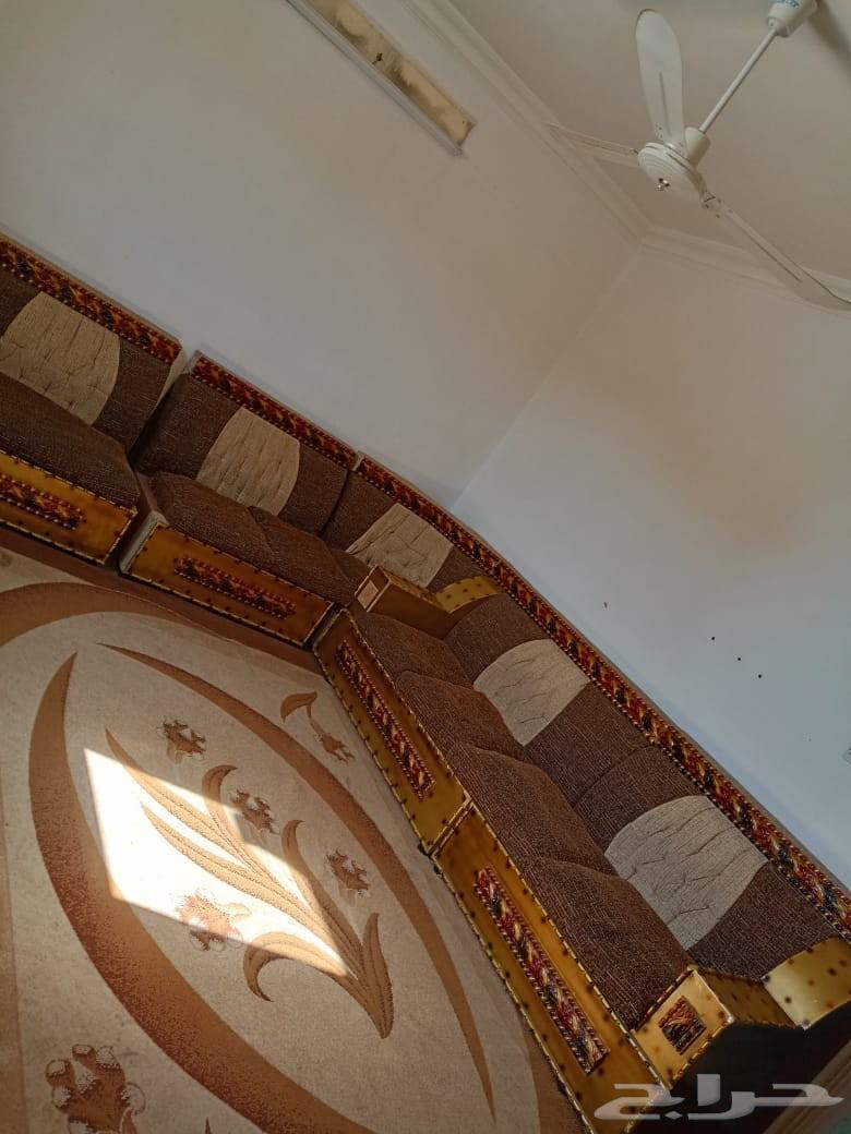 كنب شبه جديد 400 ريال64372082275841111