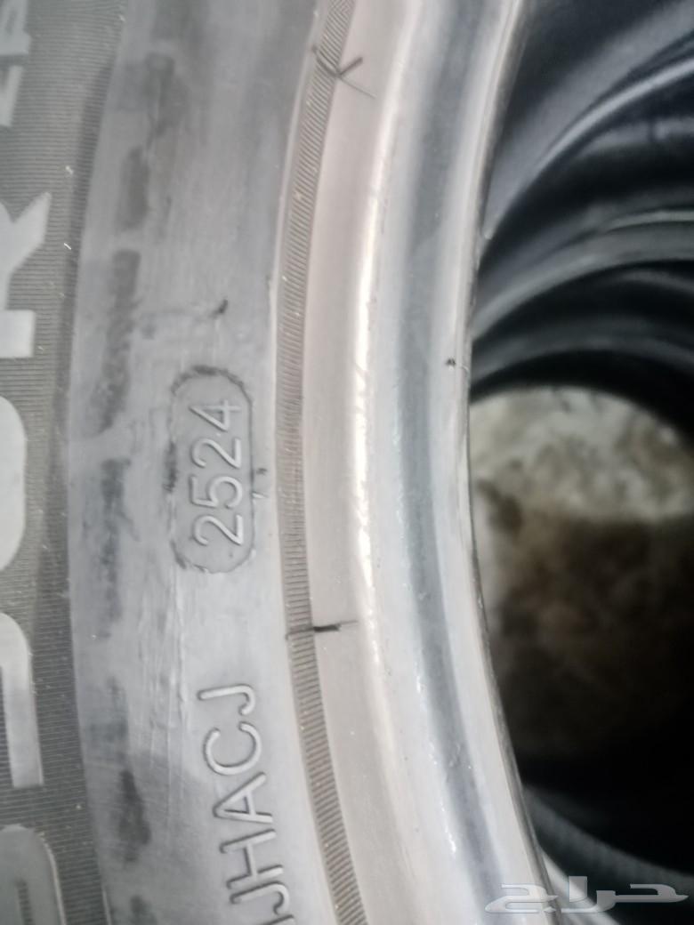 Set of tires, semi-new Thai size 245 45 18 year 202464515681713923113