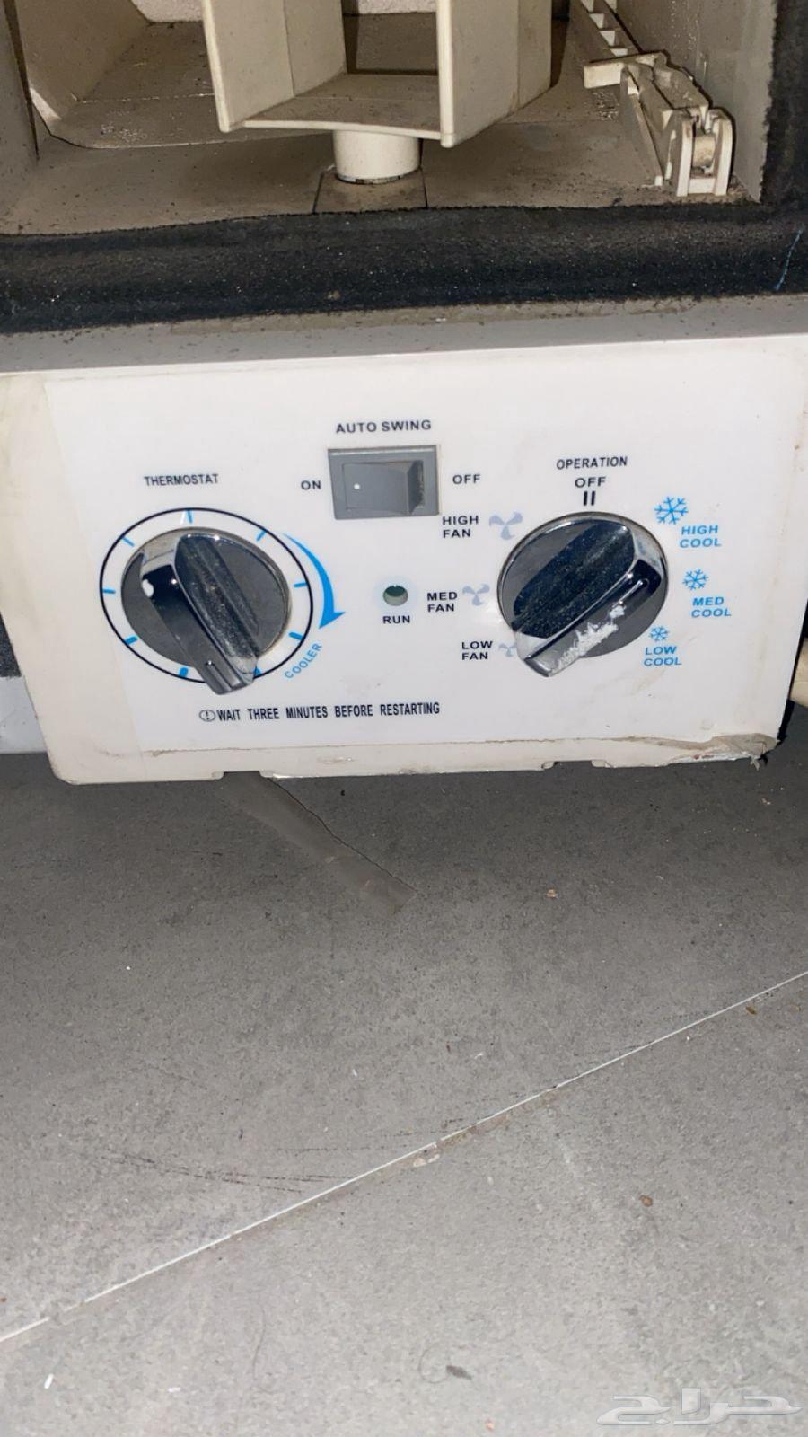 مكيف شباك ممتاز شبه الجديد استخدام خفيف السعر يابلاش 700 ريا64374993501827111