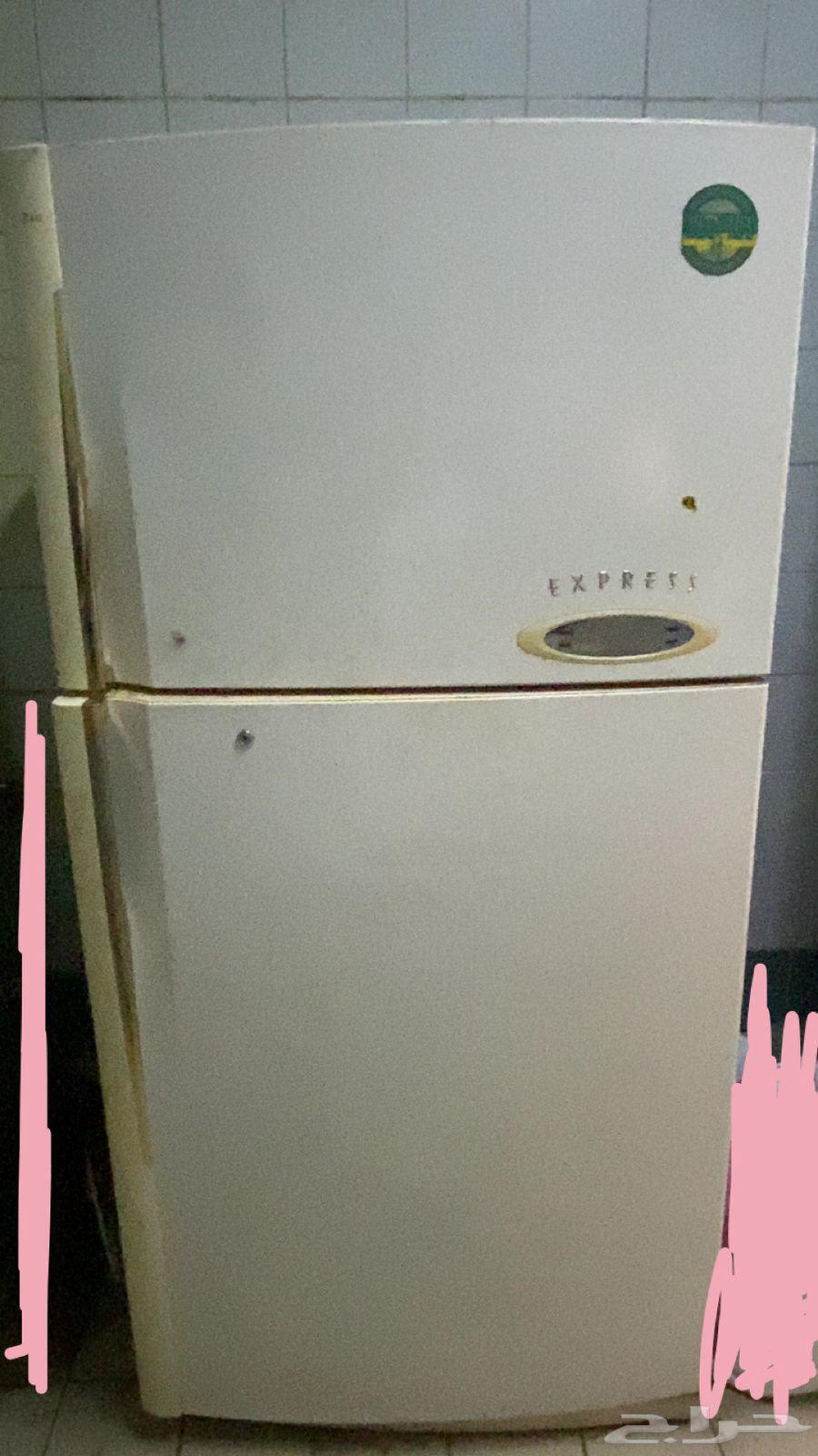 ثلاجه مقاسها كبير للبيع64369193249283110