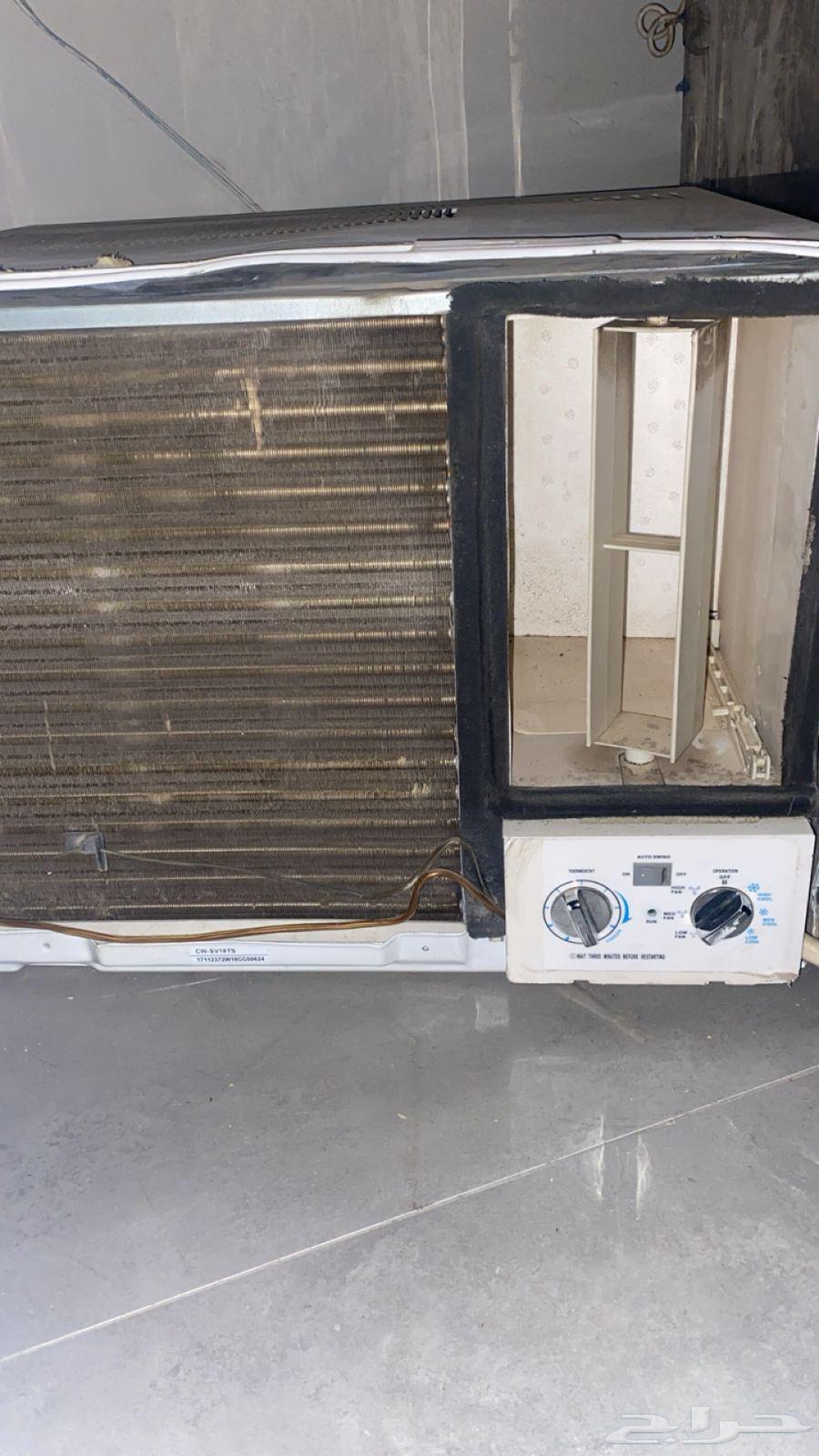 مكيف شباك ممتاز شبه الجديد استخدام خفيف السعر يابلاش 700 ريا64374993501827110