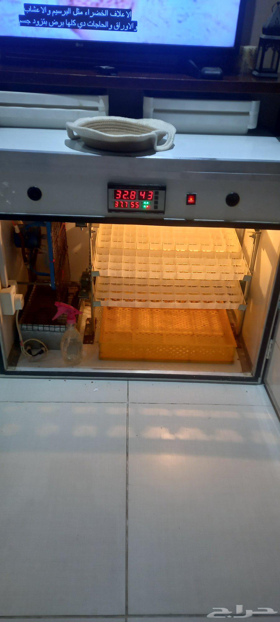 Sea Glow 176-egg incubator, used only twice, automatic64375916941059111