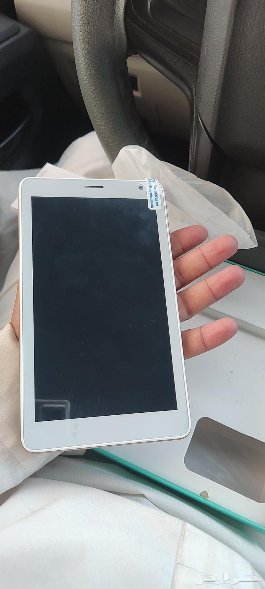 New iPad with its box, never used with its accessories64372492819586113