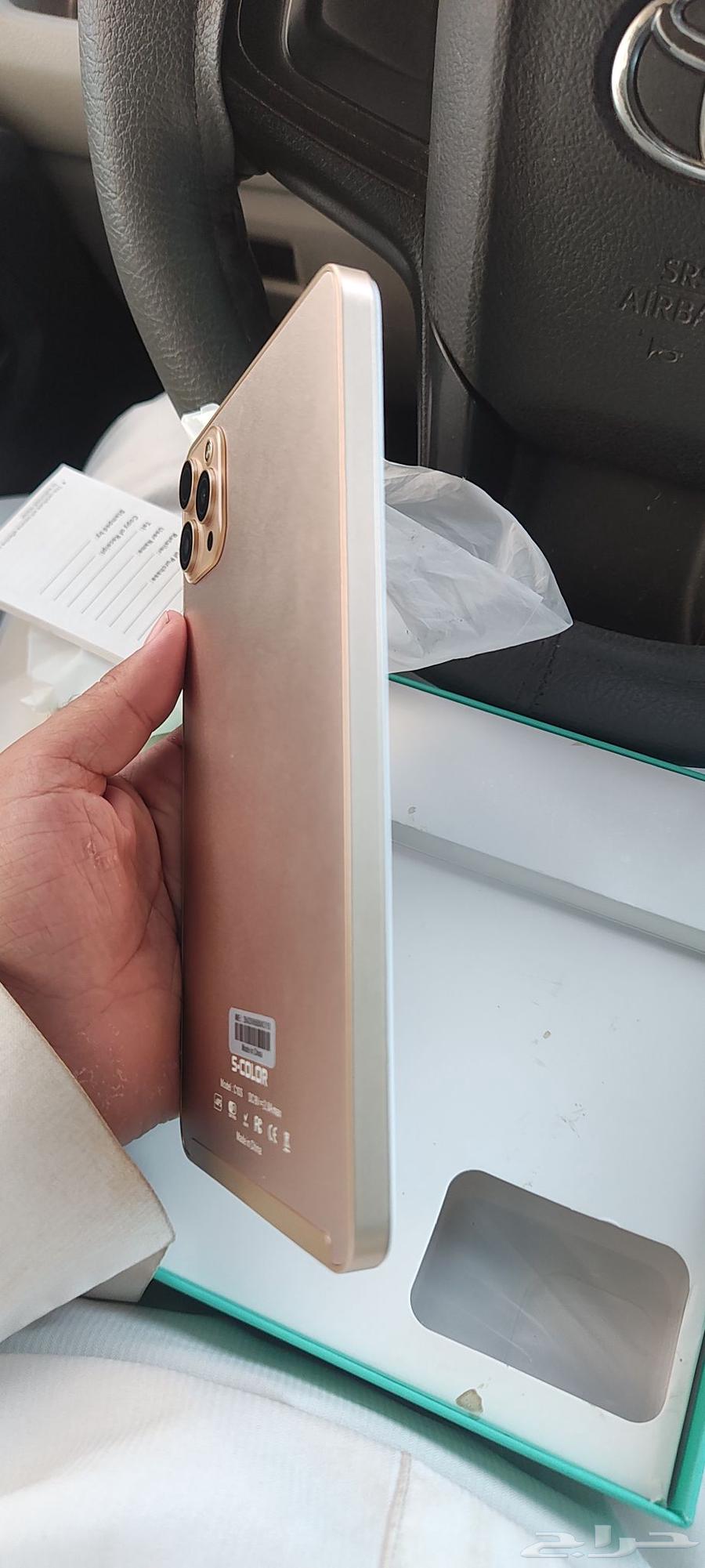 New iPad with its box, never used with its accessories64372492819586114