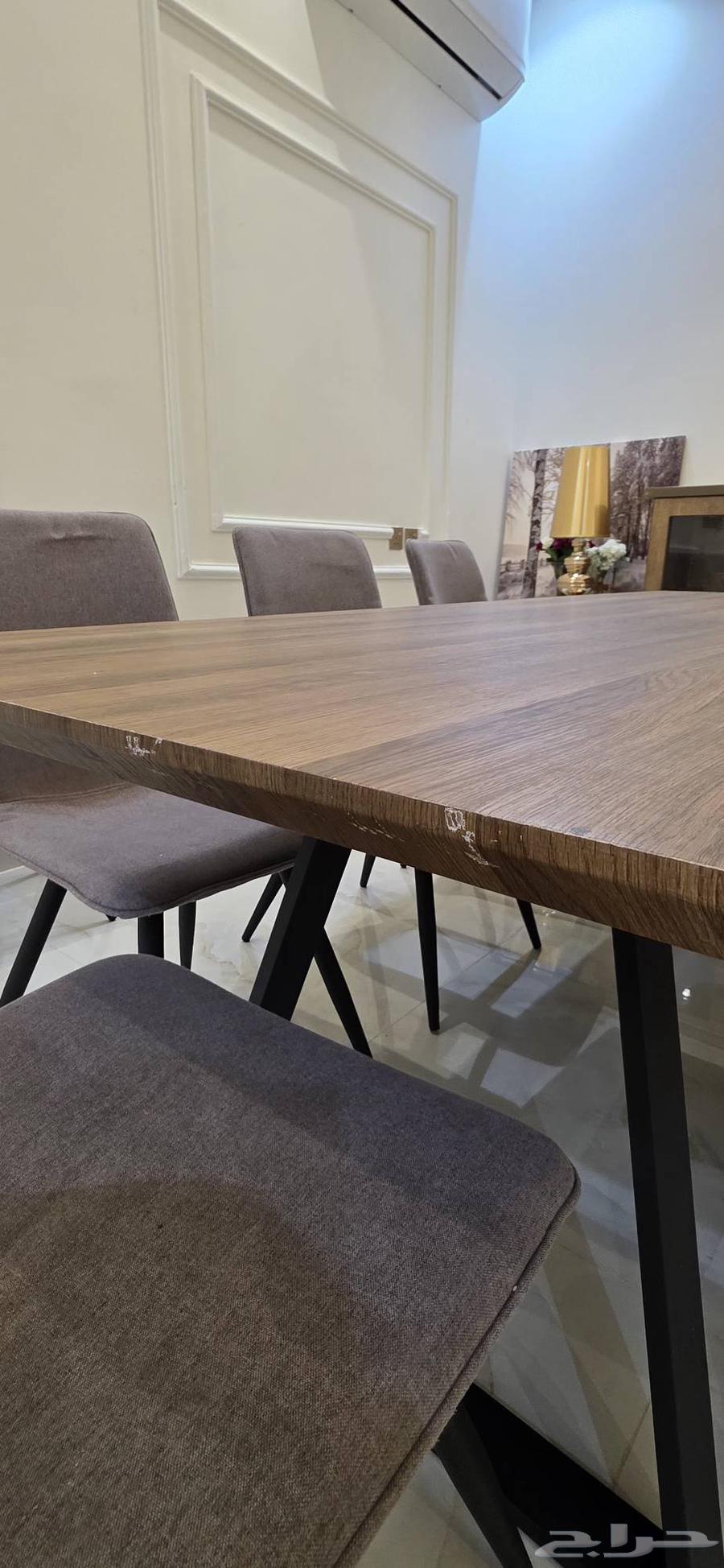 Dining table with buffet drawer and 8 chairs64371452456321113