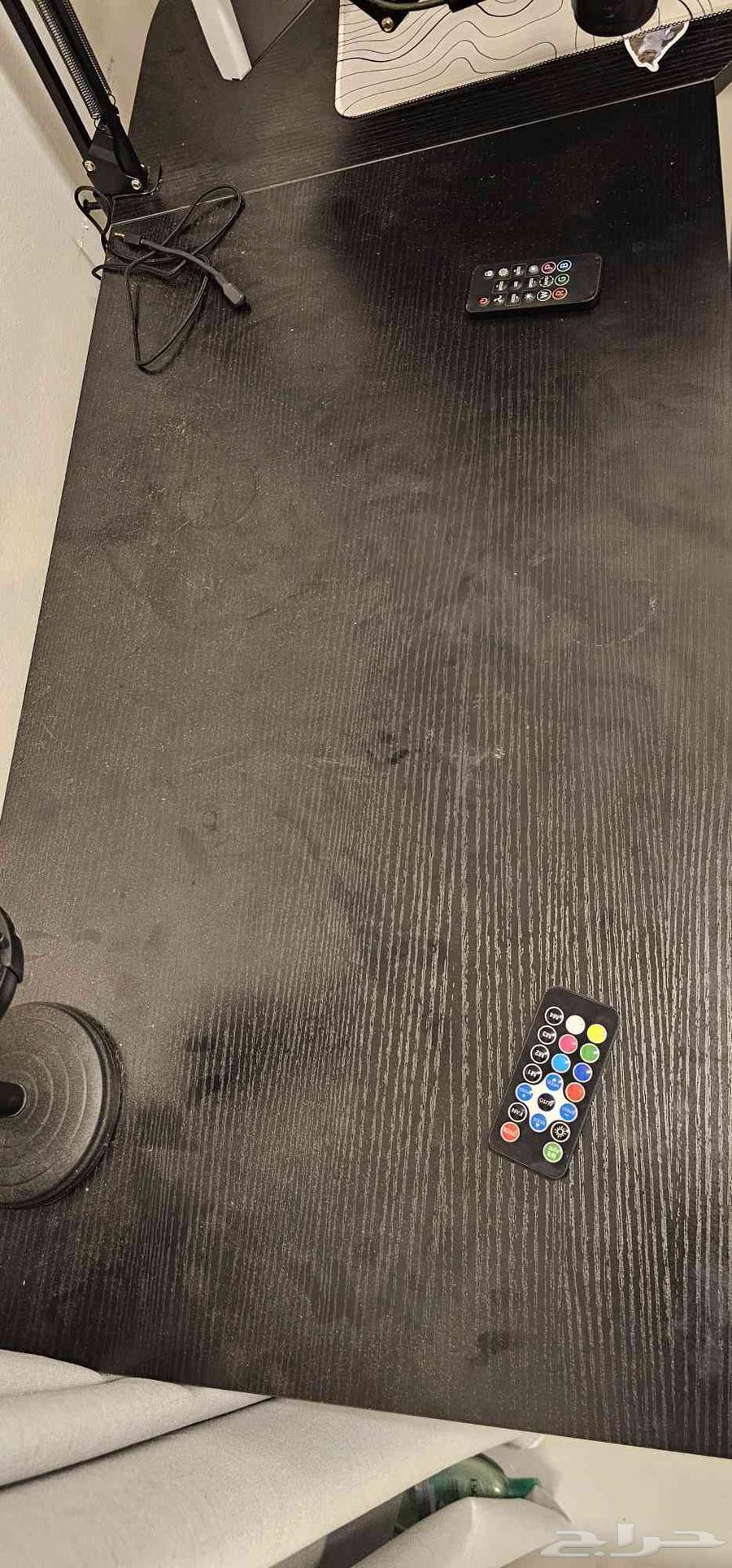 طاولة قيمنق حرف L نضيفه معا كرسي قيمنق64372682723201112