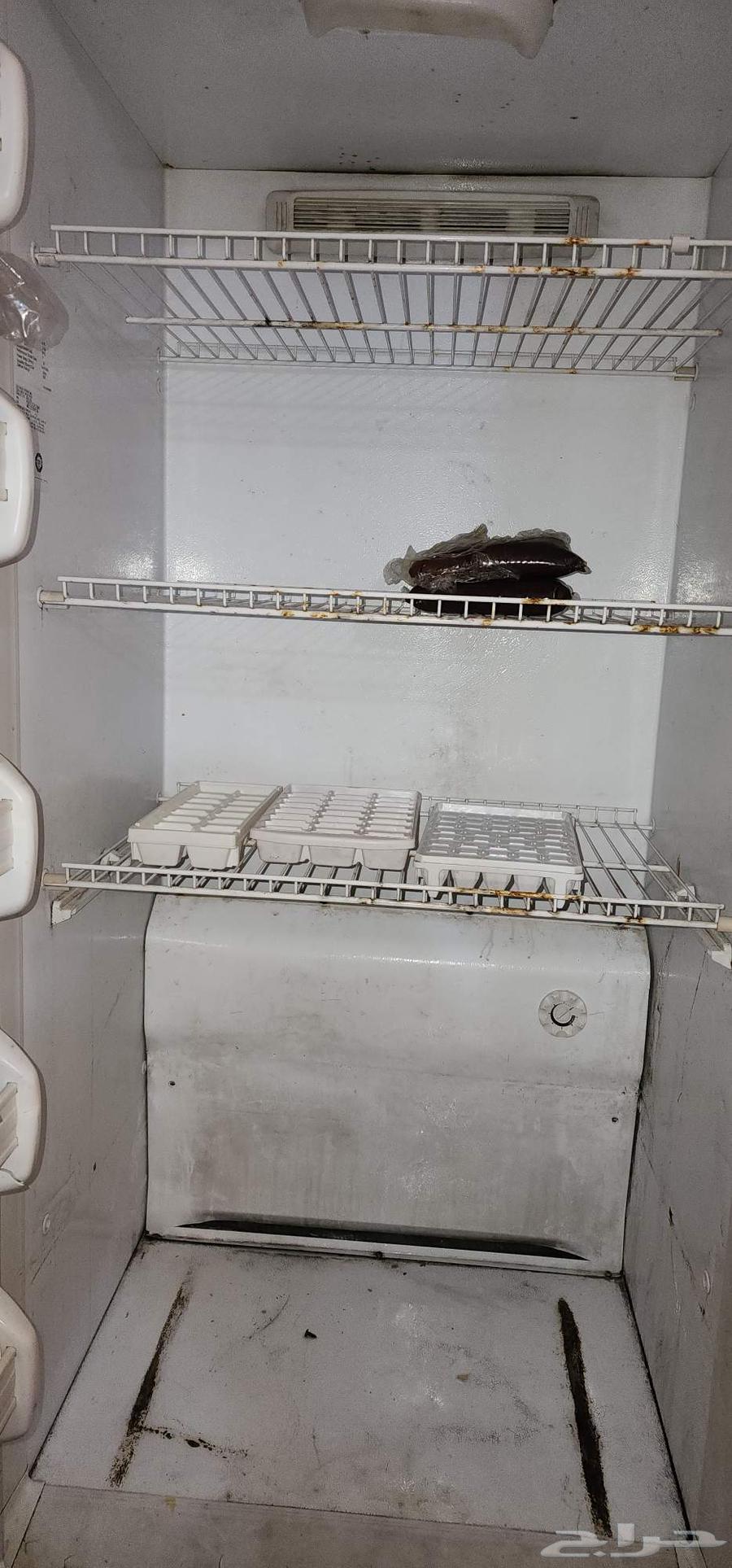 The fridge is empty but sometimes the fan freezes64368732882307110