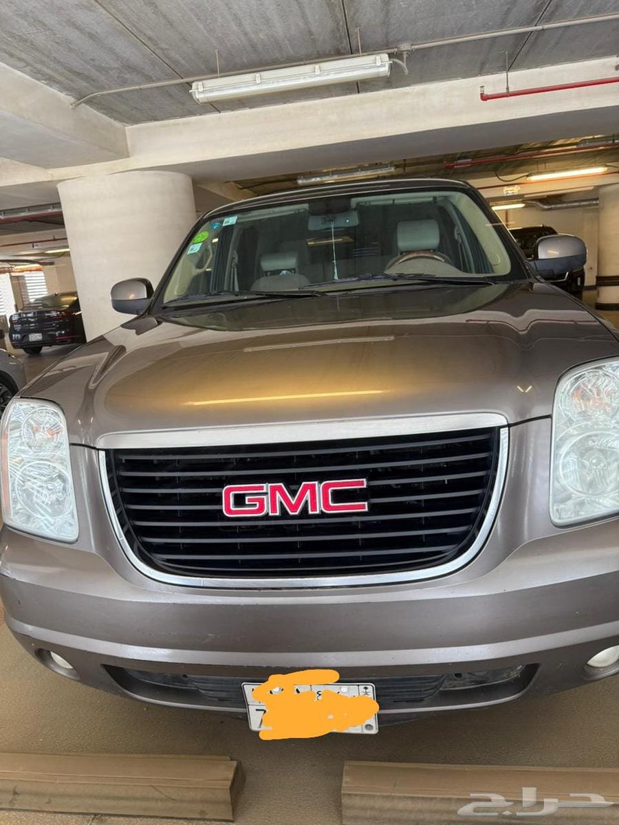 Yukon 2013 short model for sale, color gold, mileage 185 thousand, all engines agency condition64515891586050110