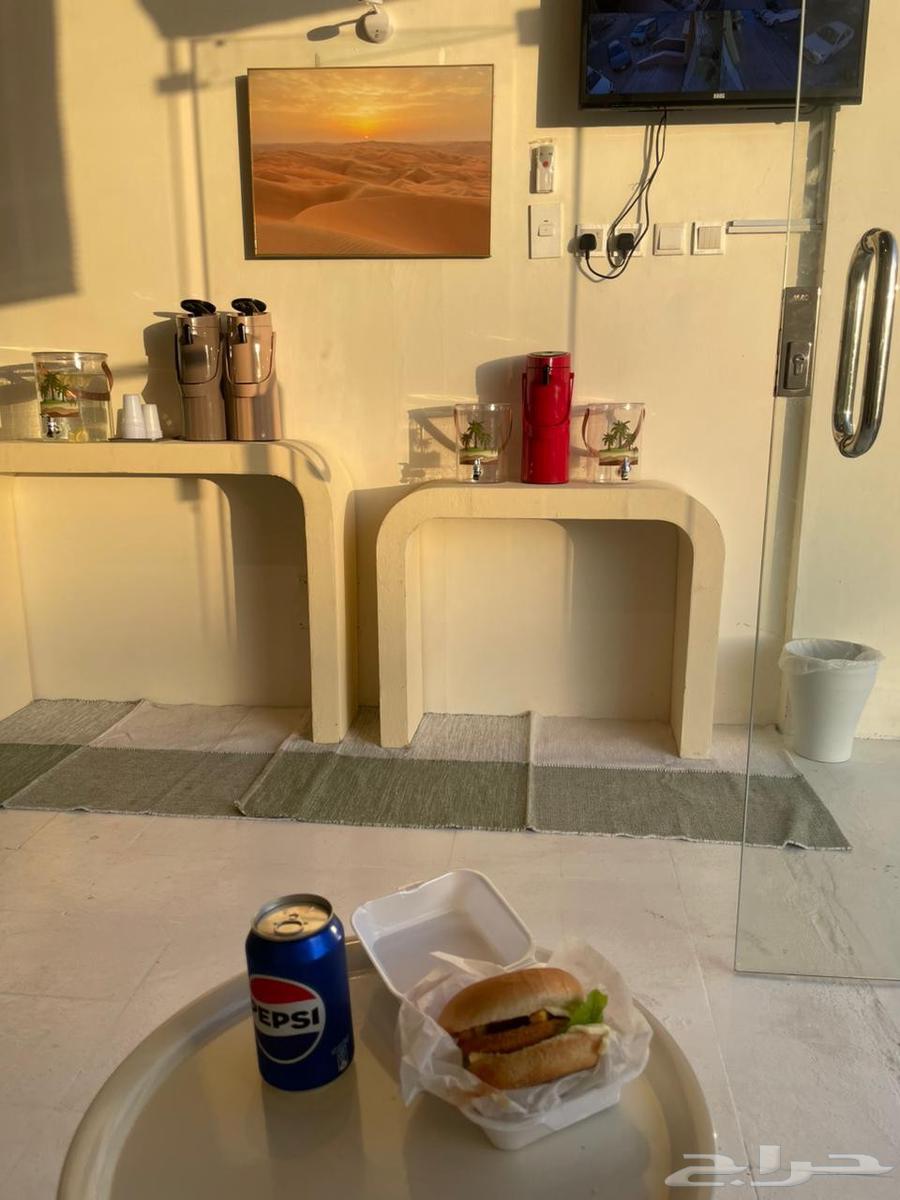 Buffet for sale due to lack of time, prime location64376421674242111