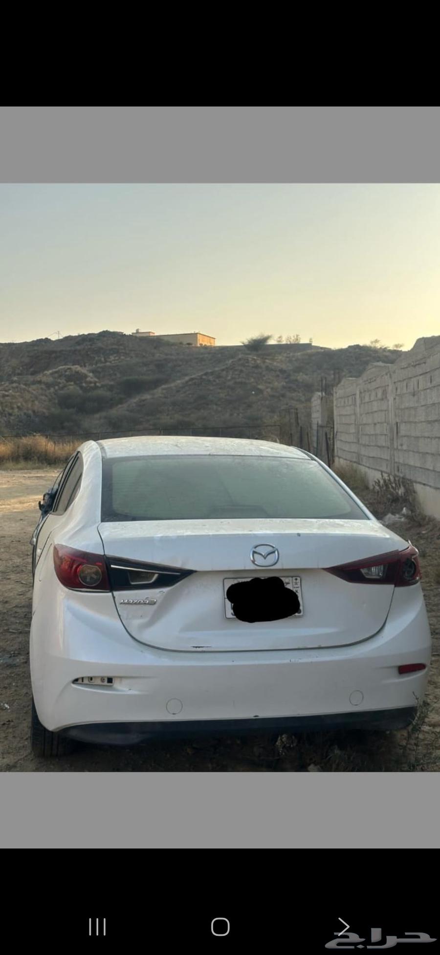 Mazda 3 model 2015 for sale as scrap with minor faults64101904546434114