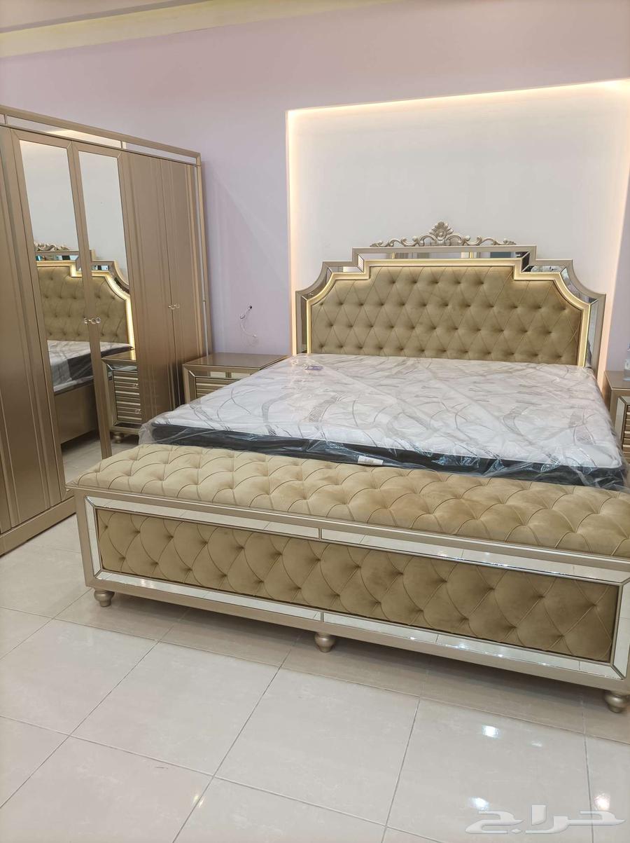 Bedrooms, sofas and curtains63613920037377111