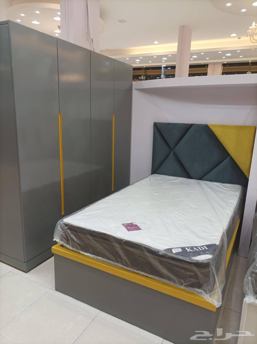 Bedrooms, sofas and curtains63613920037377113