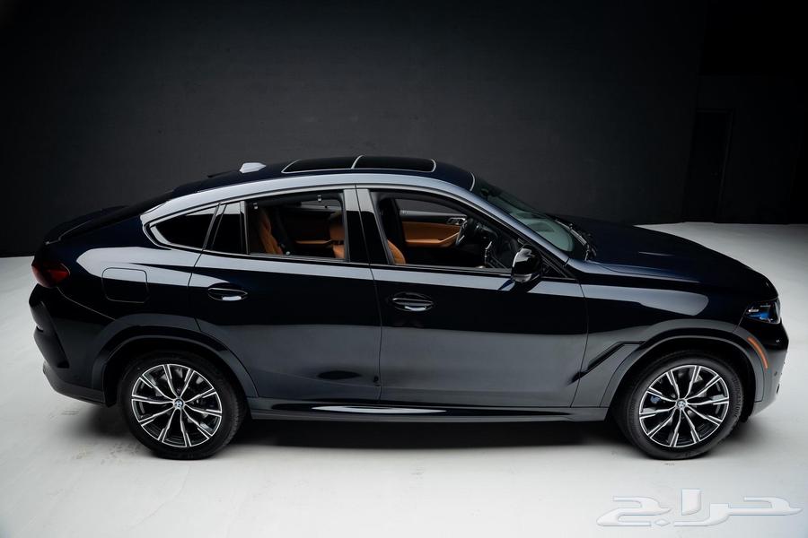 BMW X6 M60i V8 turbocharged 202564060132551683111