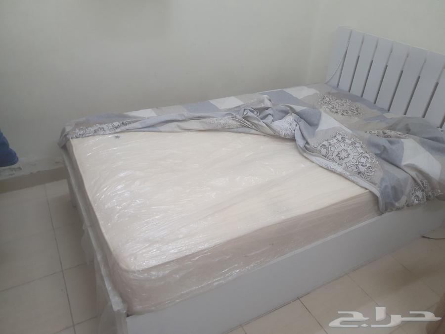 سرير جديد استعمال خفيف للبيع بالقرب من دار الشفاء 400 ريال64389764422785110