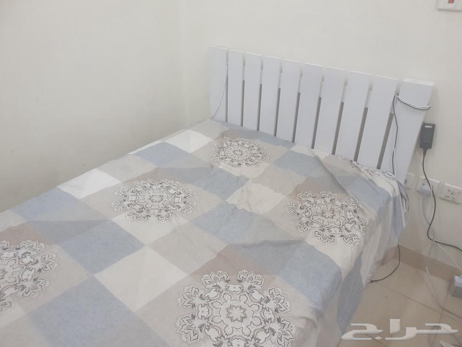 سرير جديد استعمال خفيف للبيع بالقرب من دار الشفاء 400 ريال64389764422785111
