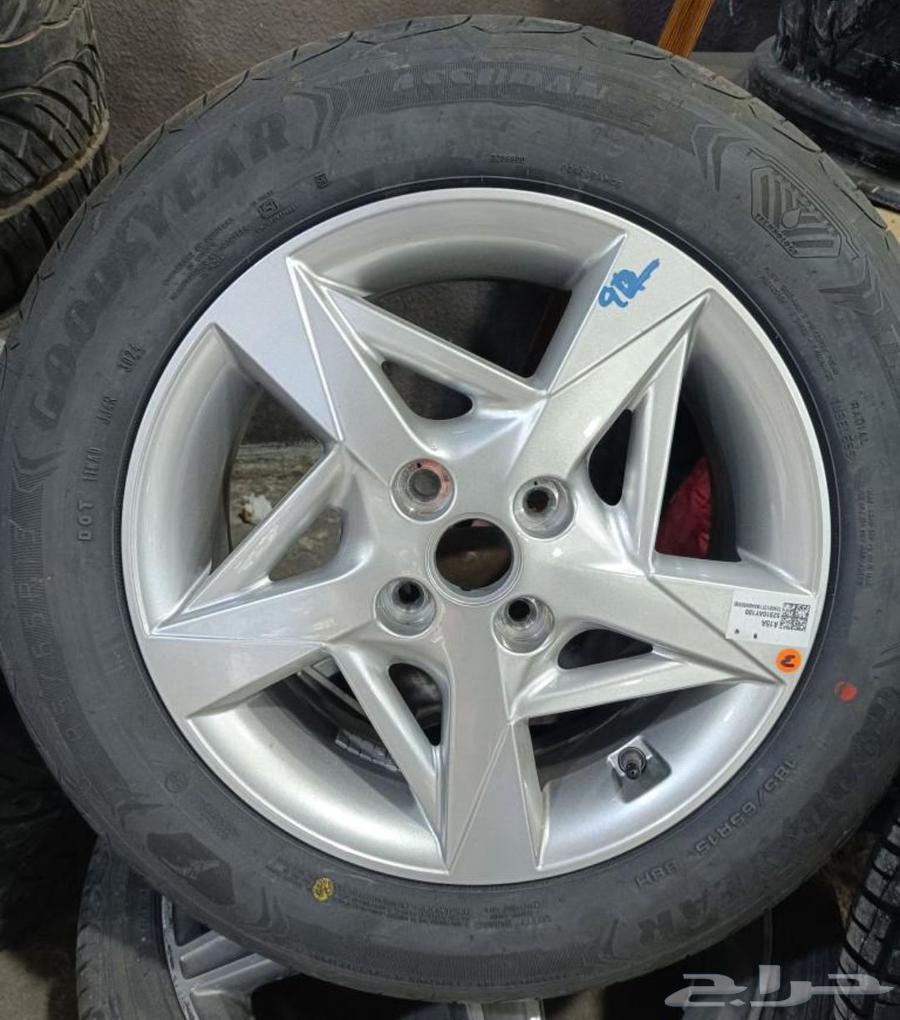 Available new rim with tire, never touched the ground, price 450 SAR, size 1564532381685123110