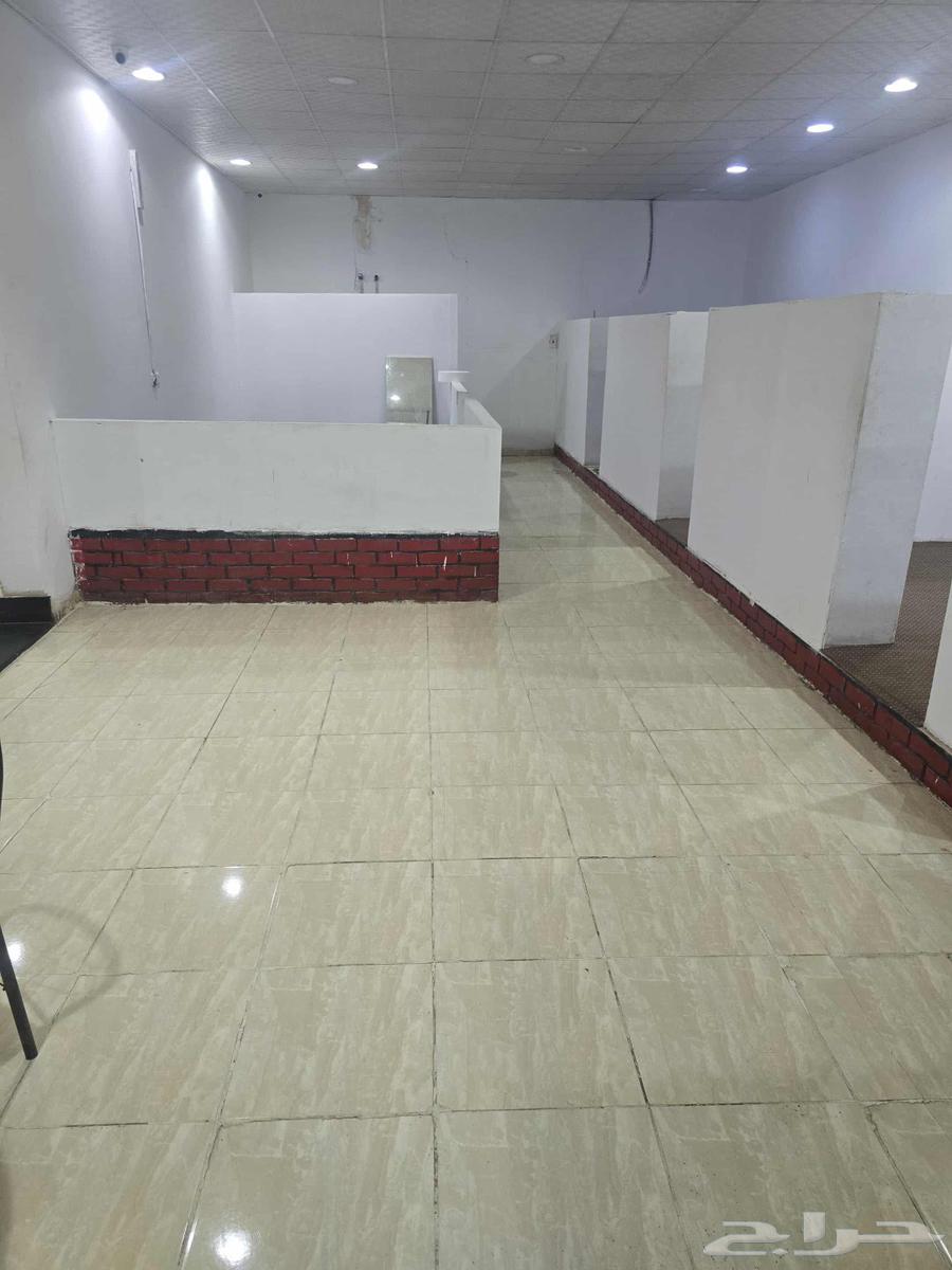بوفيه للبيع بكامل اغراضه63613880612610113