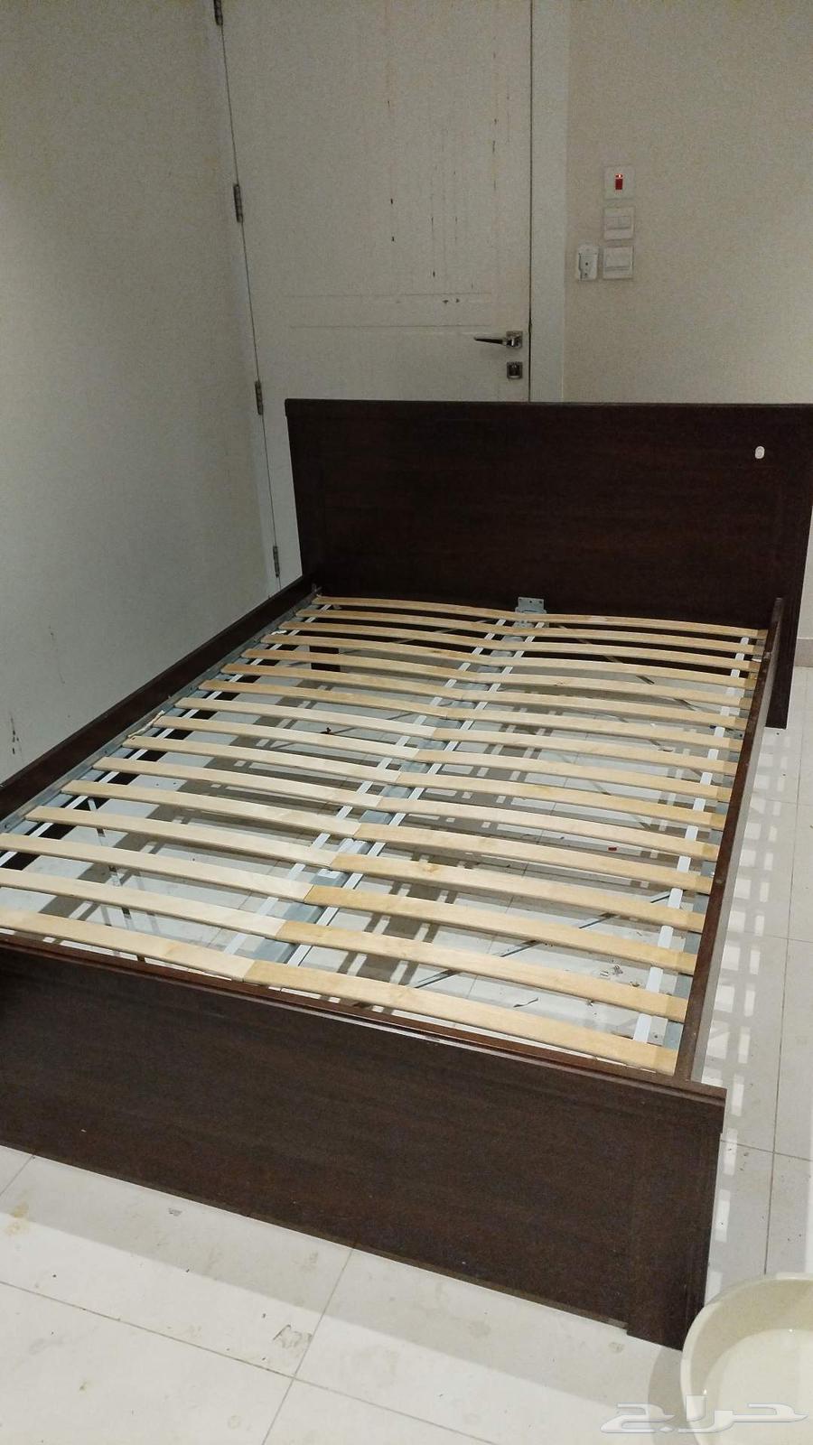 سرير ايكيا خشبي مع المرتبة64390068504835110