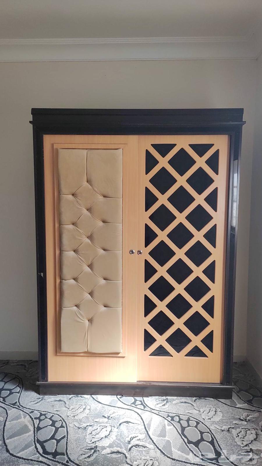 دولاب بحالته جديد مشتريه قبل شهرين64384731284609111