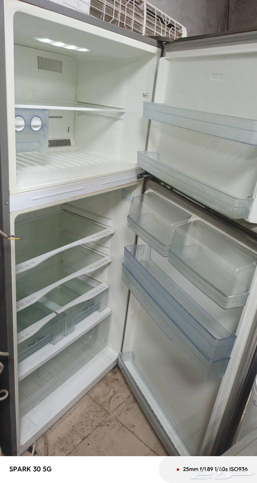 ثلاجه للبيع جديده64387899026178111