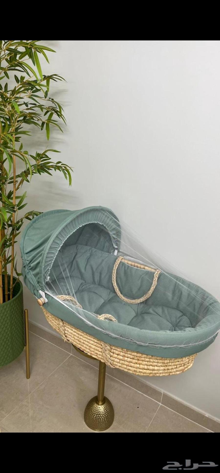 طاولات و مساند وستارة وكرسي أطفال للبيع64385466747139113