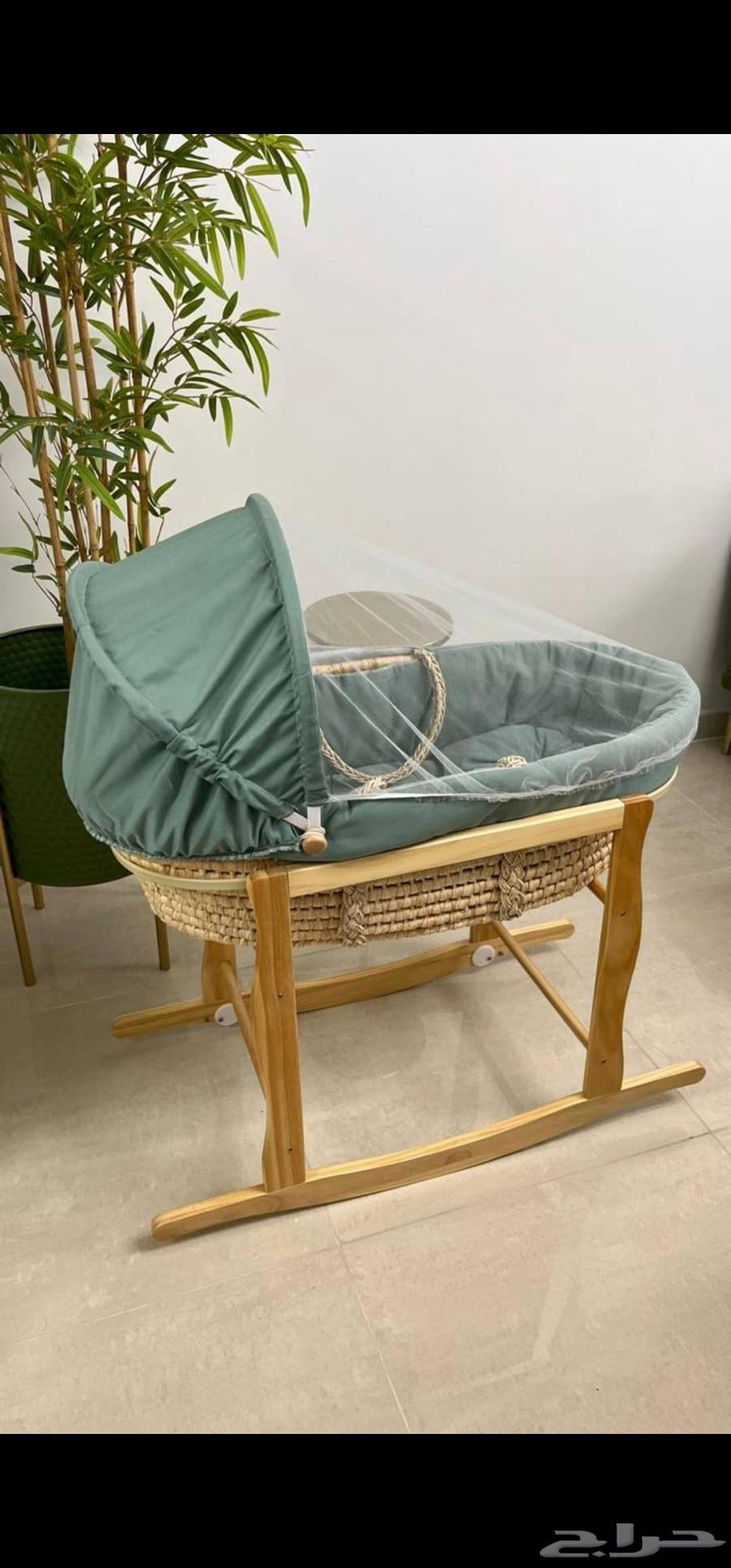 طاولات و مساند وستارة وكرسي أطفال للبيع64385466747139114