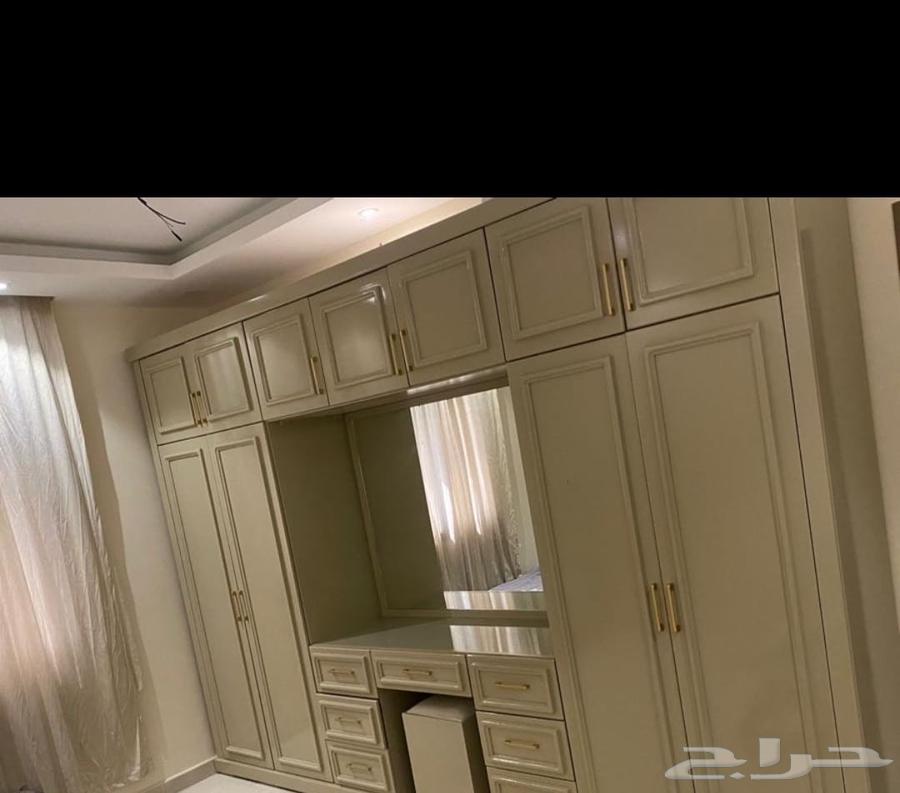 دولاب بيج وماسكات ذهبية 3 متر ونص64377404140545110